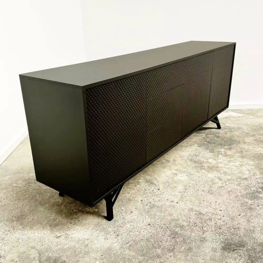 enfilade-design-noire-facades-texturees (2)